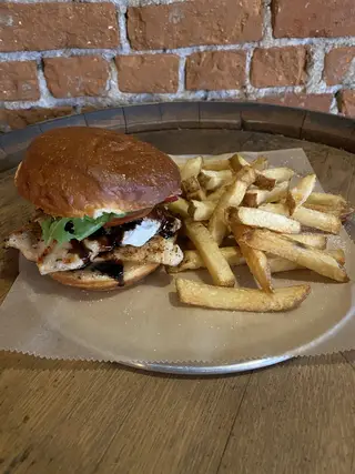 The Rookery Alehouse and Grill, bar and grill restaurant, Pomona