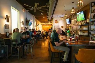 Local Pint, bar and grill restaurant, Flower Mound