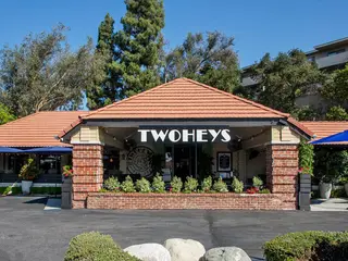 Twohey's Restaurant, american restaurant, South Pasadena