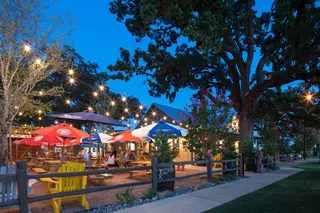 The Tipsy Oak, gastropub, Arlington