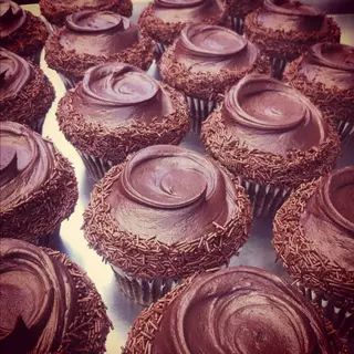 Frosted Cupcakery, cupcake shop, Long Beach