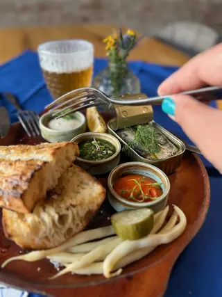 Allmine, restaurant, Oceanside