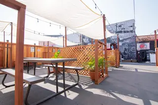 Melody Bar & Grill, bar and grill restaurant, Los Angeles