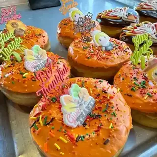 Cafe Donuts And Smoothies, donut shop, West Covina