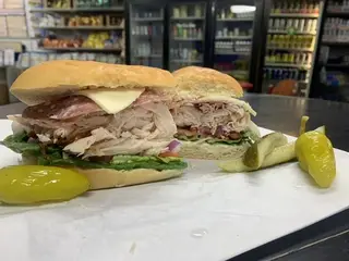 Tina's Deli, delicatessen, San Marcos