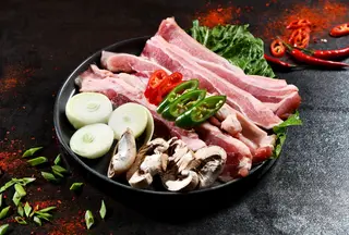 Kkondae K-Bbq 꼰대돼지, barbecue restaurant, Los Angeles