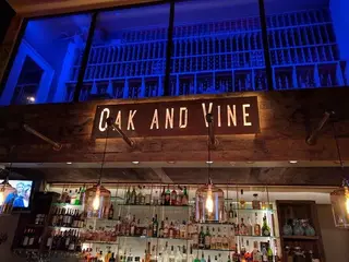 Oak and Vine, lounge, Glendale