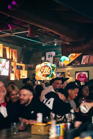 Elle Dallas, bar and grill restaurant, Dallas