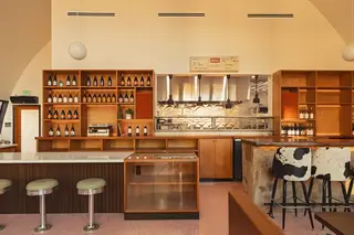 Le Hut Dinette, restaurant, Santa Ana
