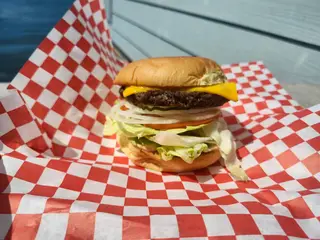 Balboa Island Grille, bar and grill restaurant, Newport Beach
