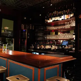 M Winehouse, wine bar, San Diego