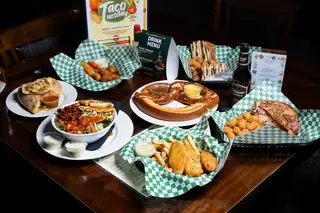 D'Arcys Tartan Room, bar and grill restaurant, Garden Grove