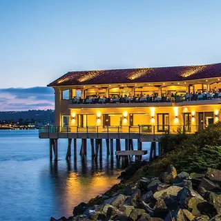 Tom Ham's Lighthouse, seafood restaurant, San Diego
