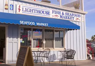 Lighthouse Oyster Bar & Grill, seafood restaurant, Oceanside