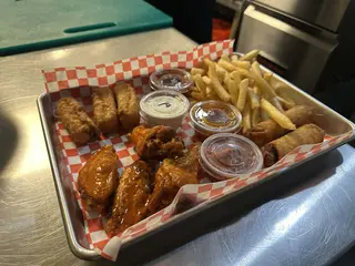 Cooper's Bar & Grill, bar and grill restaurant, Arlington