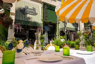 Queenstown Village, burger restaurant, La Jolla