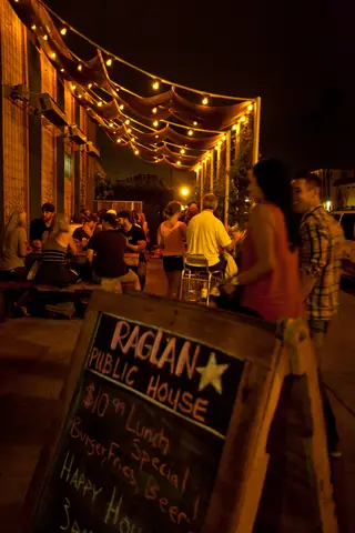 Raglan Public House, gastropub, San Diego