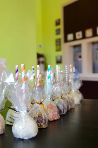 Yogurt On The Rocks, frozen yogurt shop, San Diego