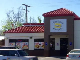 Brothers Burgers, burger restaurant, Ontario