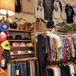 La Loupe Vintage, second hand clothing store, San Diego