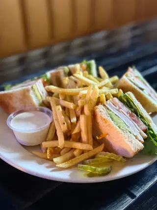 North End Bar & Grill, bar and grill restaurant, Hermosa Beach